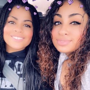 Meet your Posher, Desi